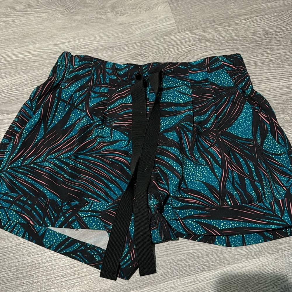 Lululemon women’s shorts